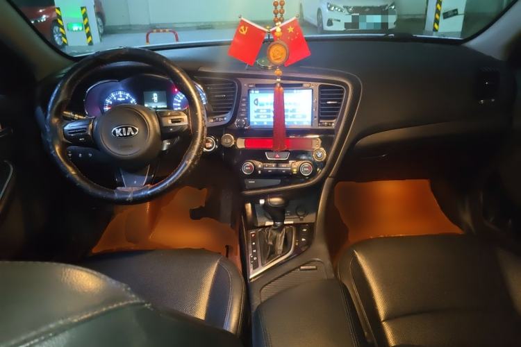 Used Kia K5 2014 2.0L Automatic LUXURY Center Console