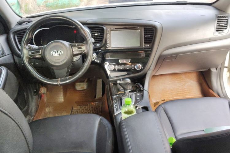 Used Kia K5 2014 2.0L Automatic LUXURY Center Console
