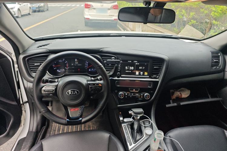 Used Kia K5 2014 2.0L Automatic LUXURY Center Console