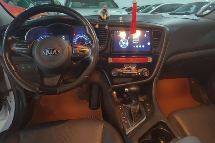Used Kia K5 2014 2.0L Automatic LUXURY Center Console