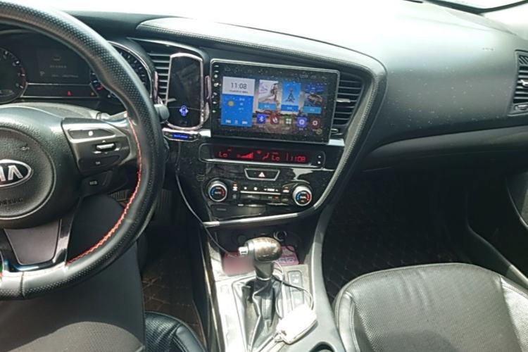 Used Kia K5 2014 2.0L Automatic LUXURY Center Console