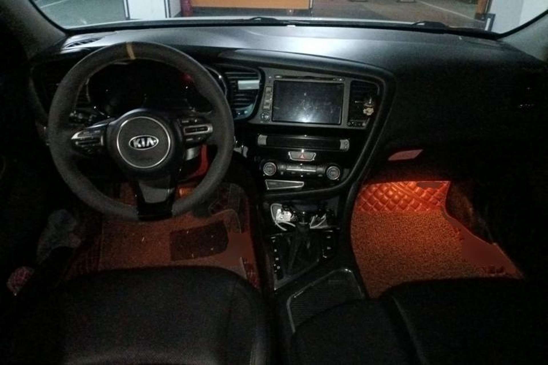Used Kia K5 2014 2.0L Automatic LUXURY Center Console