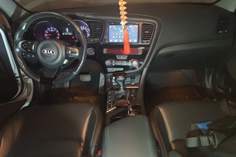 Used Kia K5 2014 2.0L Automatic LUXURY Center Console