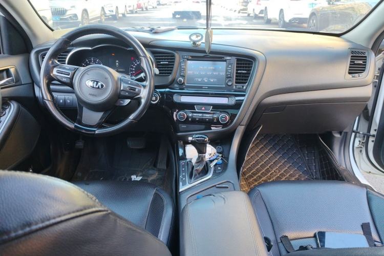 Used Kia K5 2014 2.0L Automatic LUXURY Center Console