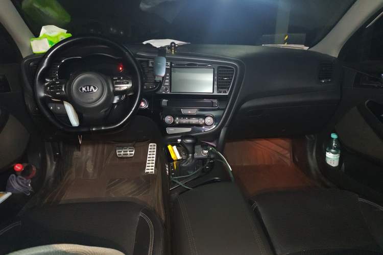 Used Kia K5 2014 2.0T Automatic T-PREMIUM Center Console