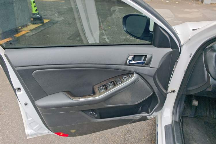 Used Kia K5 2014 2.0L Automatic LUXURY Driver Seat