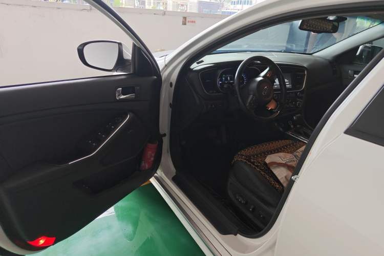 Used Kia K5 2014 2.0L Hybrid Luxury Edition Driver Seat