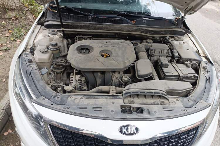 Used Kia K5 2014 2.0L Automatic LUXURY Engine Bay