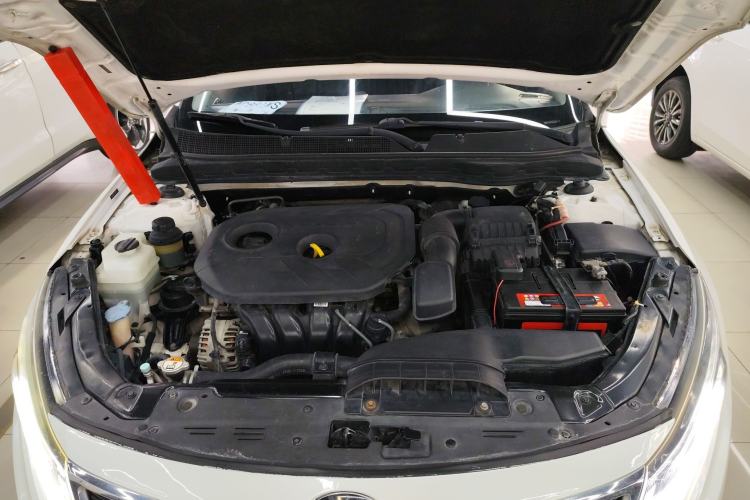 Used Kia K5 2014 2.0L Automatic LUXURY Engine Bay