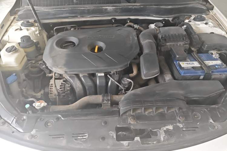 Used Kia K5 2014 2.0L Automatic LUXURY Engine Bay