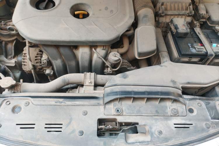 Used Kia K5 2014 2.0L Automatic LUXURY Engine Bay