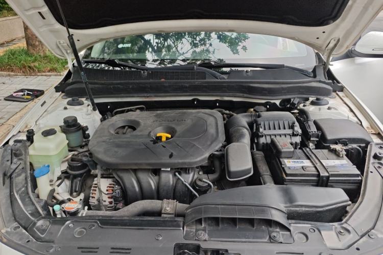 Used Kia K5 2014 2.0L Automatic LUXURY Engine Bay
