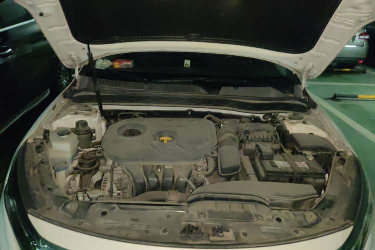 Used Kia K5 2014 2.0L Automatic LUXURY Engine Bay