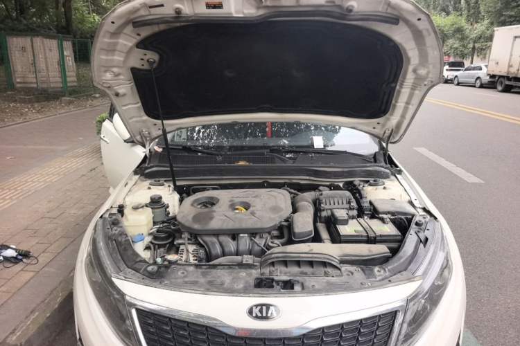 Used Kia K5 2014 2.0L Automatic LUXURY Engine Bay