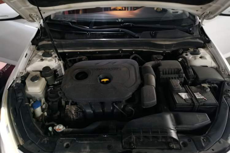 Used Kia K5 2014 2.0L Automatic LUXURY Engine Bay