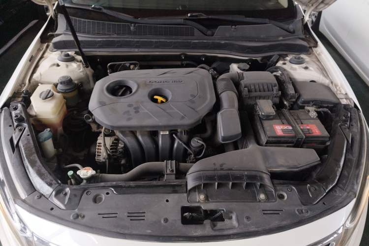 Used Kia K5 2014 2.0L Automatic GL Engine Bay