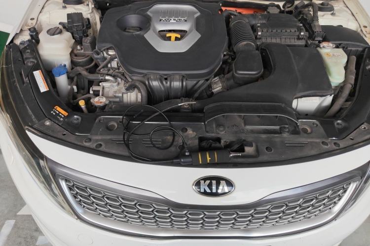 Used Kia K5 2014 2.0L Hybrid Luxury Edition Engine Bay