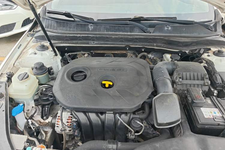 Used Kia K5 2014 2.0L Automatic LUXURY Engine Bay