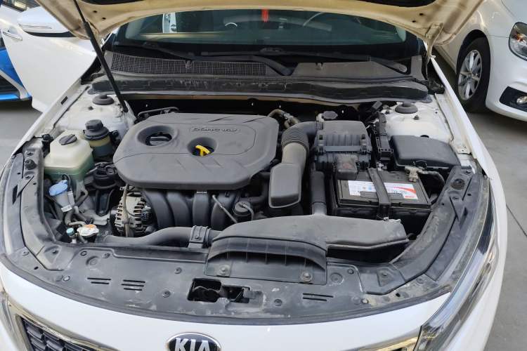 Used Kia K5 2014 2.0L Automatic LUXURY Engine Bay