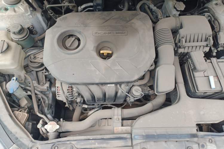 Used Kia K5 2014 2.0L Automatic LUXURY Engine Bay