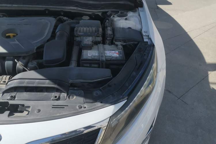 Used Kia K5 2014 2.0L Automatic LUXURY Engine Bay Left