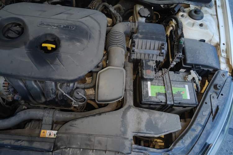Used Kia K5 2014 2.0L Automatic LUXURY Engine Bay Left
