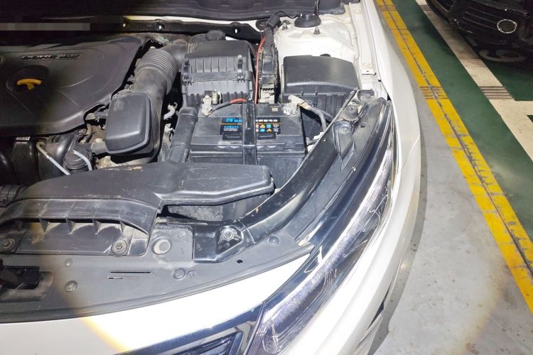 Used Kia K5 2014 2.0L Automatic LUXURY Engine Bay Left