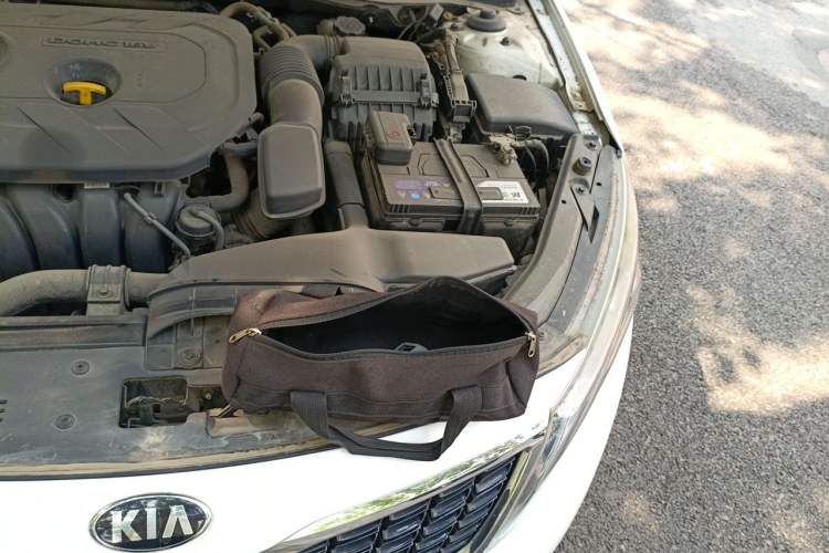 Used Kia K5 2014 2.0L Automatic LUXURY Engine Bay Left