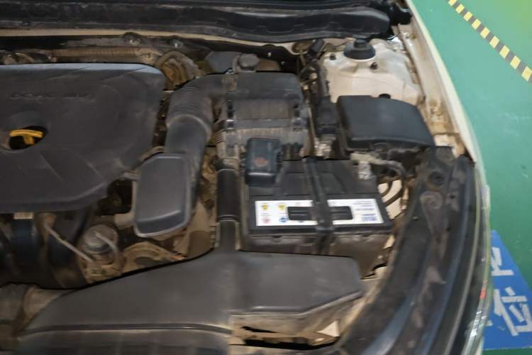 Used Kia K5 2014 2.0L Automatic LUXURY Engine Bay Left