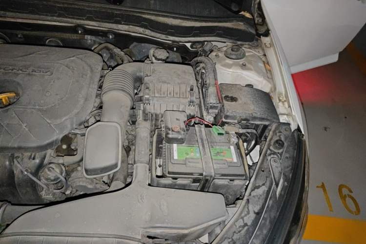 Used Kia K5 2014 2.0L Automatic LUXURY Engine Bay Left