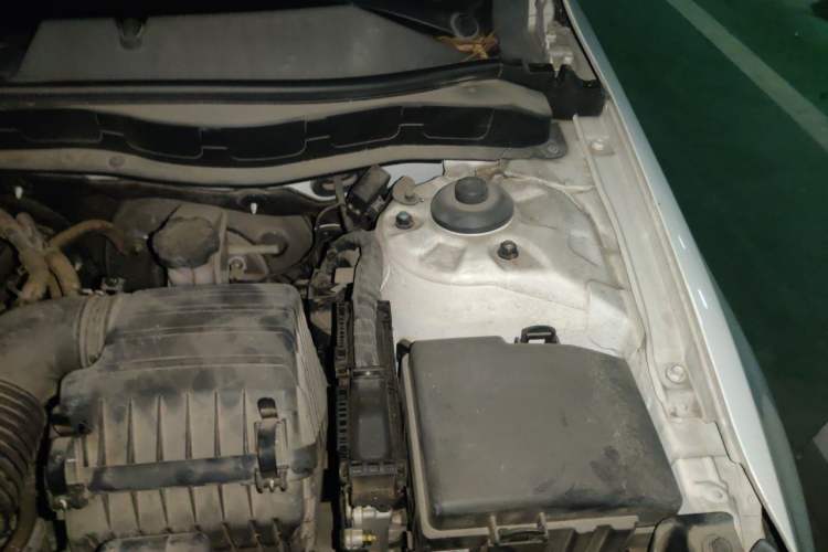 Used Kia K5 2014 2.0L Automatic LUXURY Engine Bay Left