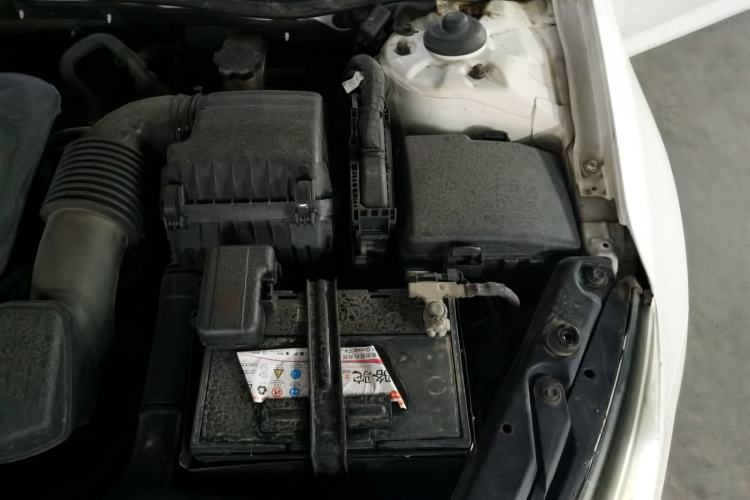 Used Kia K5 2014 2.0L Automatic LUXURY Engine Bay Left