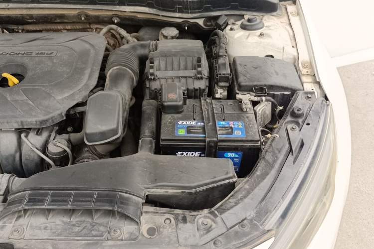 Used Kia K5 2014 2.0L Automatic LUXURY Engine Bay Left