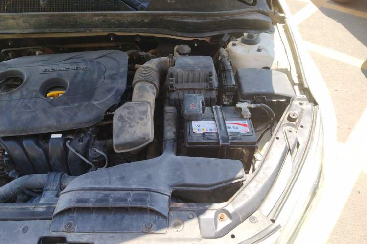 Used Kia K5 2014 2.0L Automatic LUXURY Engine Bay Left