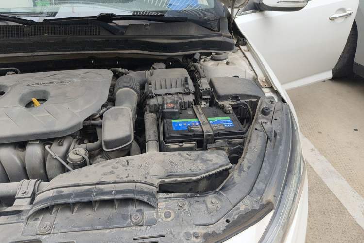 Used Kia K5 2014 2.0L Automatic LUXURY Engine Bay Left