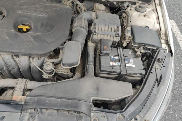 Used Kia K5 2014 2.0L Automatic LUXURY Engine Bay Left