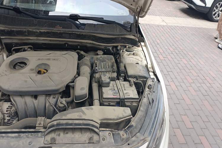 Used Kia K5 2014 2.0L Automatic LUXURY Engine Bay Left