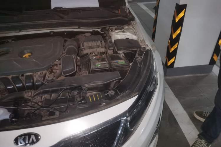 Used Kia K5 2014 2.0L Automatic LUXURY Engine Bay Left