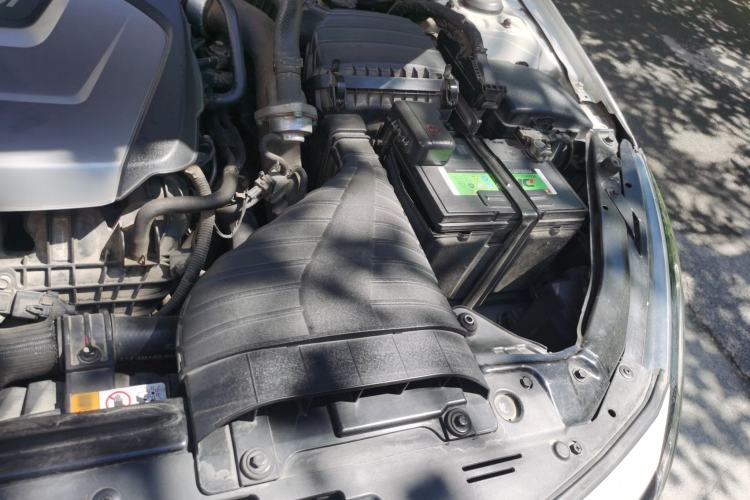 Used Kia K5 2014 2.0T Automatic T-PREMIUM Engine Bay Left