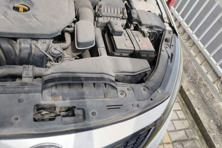 Used Kia K5 2014 2.0L Automatic LUXURY Engine Bay Left