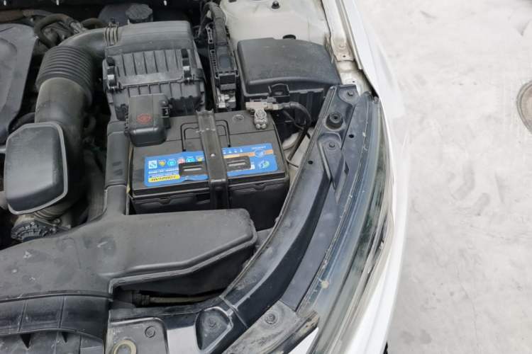 Used Kia K5 2014 2.0L Automatic LUXURY Engine Bay Left