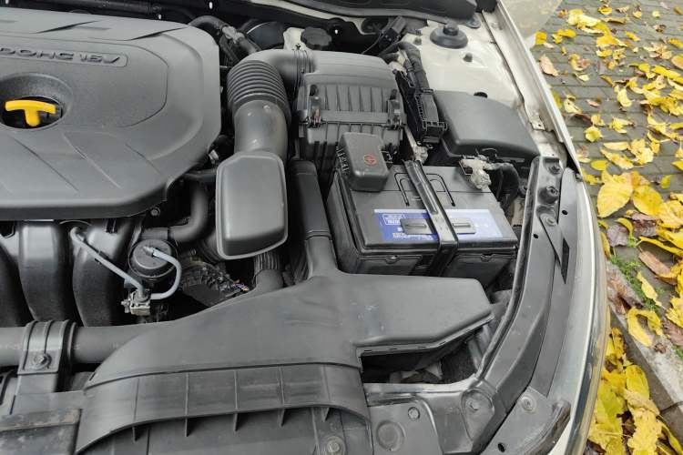 Used Kia K5 2014 2.0L Automatic LUXURY Engine Bay Left