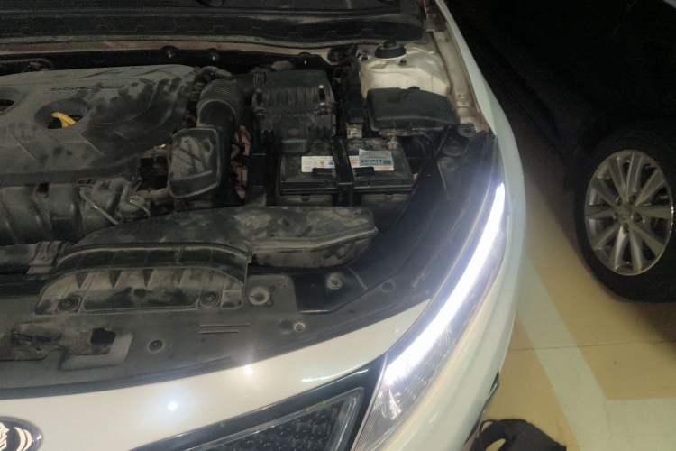 Used Kia K5 2014 2.0L Automatic LUXURY Engine Bay Left