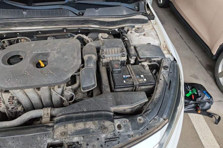 Used Kia K5 2014 2.0L Automatic LUXURY Engine Bay Left