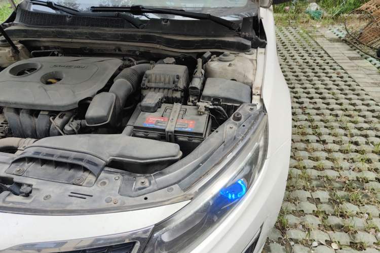 Used Kia K5 2014 2.0L Manual GL Engine Bay Left