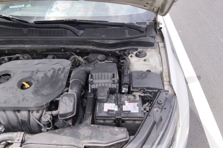 Used Kia K5 2014 2.0L Automatic LUXURY Engine Bay Left