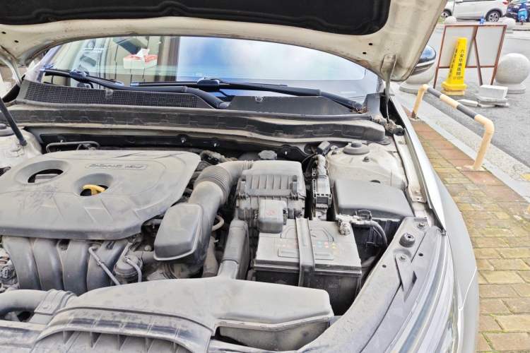 Used Kia K5 2014 2.0L Automatic LUXURY Engine Bay Left