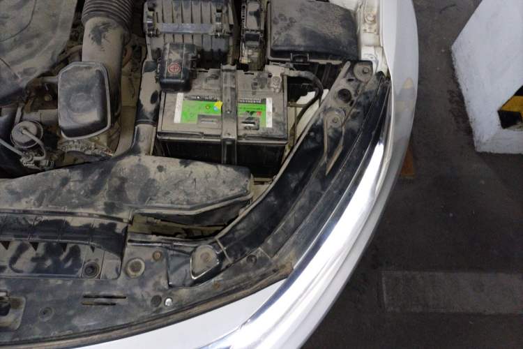 Used Kia K5 2014 2.0L Automatic LUXURY Engine Bay Left