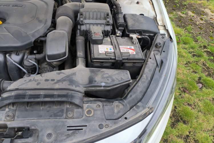 Used Kia K5 2014 2.0L Automatic LUXURY Engine Bay Left