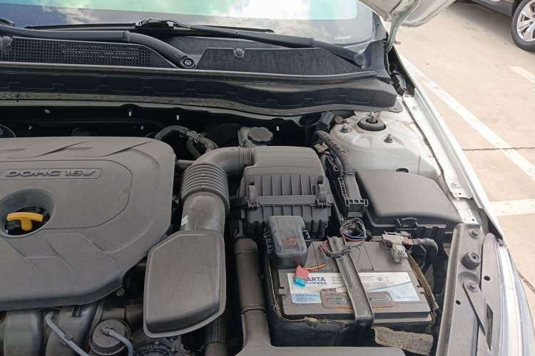 Used Kia K5 2014 2.0L Automatic LUXURY Engine Bay Left